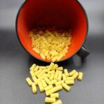 Macaroni coupé blanc